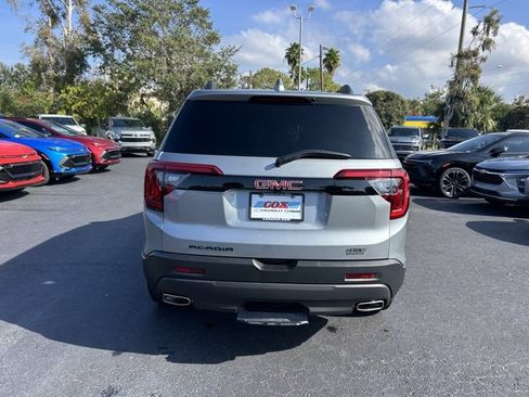 Certified 2023 GMC Acadia SLE w/ Driver Convenience Package image 5