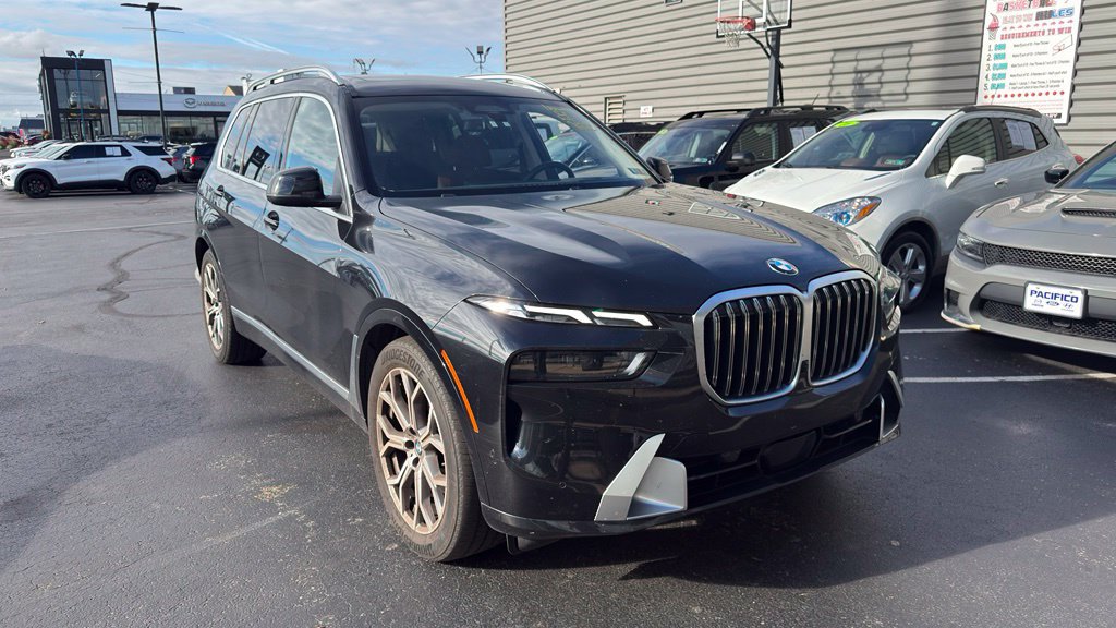 Used 2024 BMW X7 xDrive40i w/ Executive Package AWD/4WD image 4