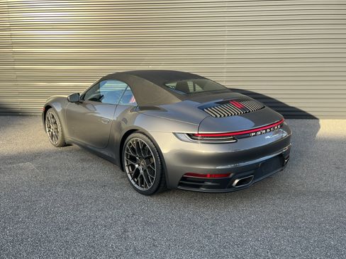 Certified 2022 Porsche 911 Carrera image 3