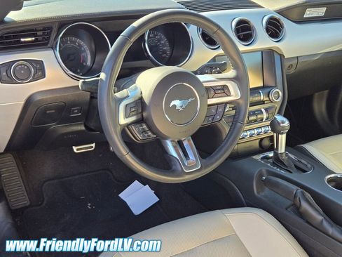 Used 2015 Ford Mustang Premium image 5