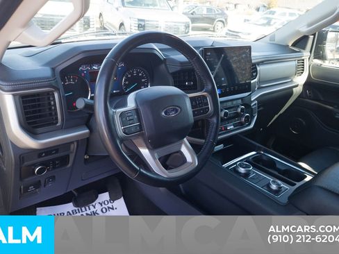Used 2024 Ford Expedition XLT AWD/4WD image 16