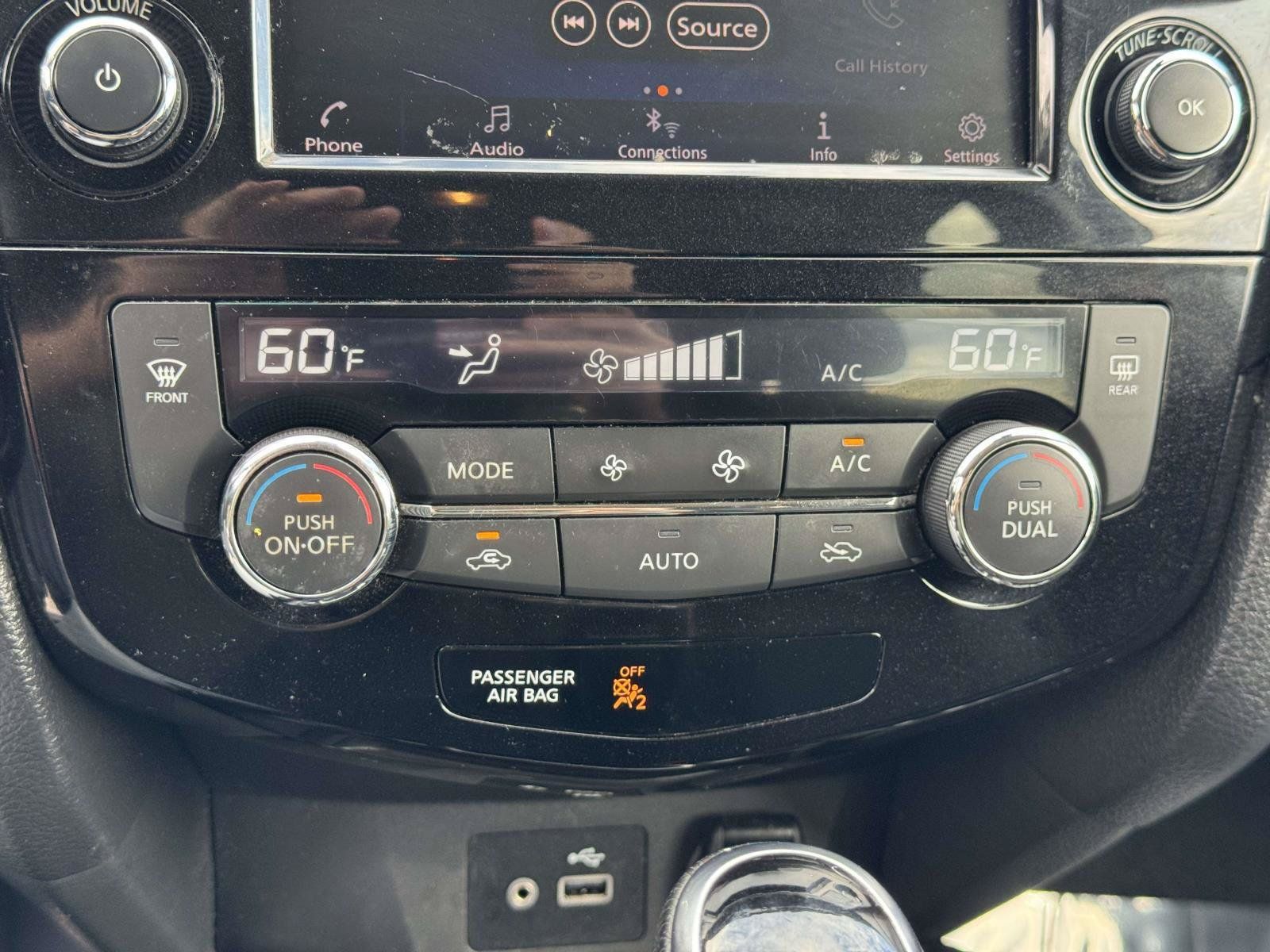 Used 2019 Nissan Rogue SV AWD/4WD image 26