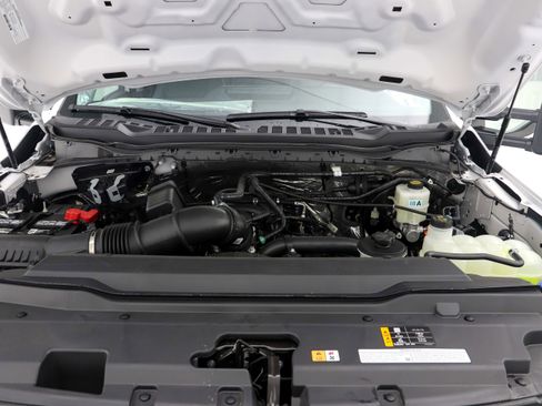 Used 2024 Ford F250 XL w/ Snow Plow Prep Package image 28