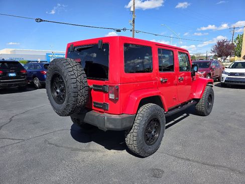 Used 2016 Jeep Wrangler Unlimited Rubicon w/ Connectivity Group image 5