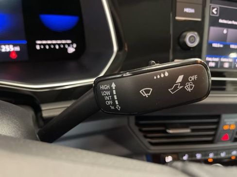 Certified 2023 Volkswagen Jetta SE FWD image 18