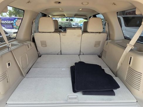 Used 2016 Ford Expedition XLT w/ Equipment Group 202A RWD image 13