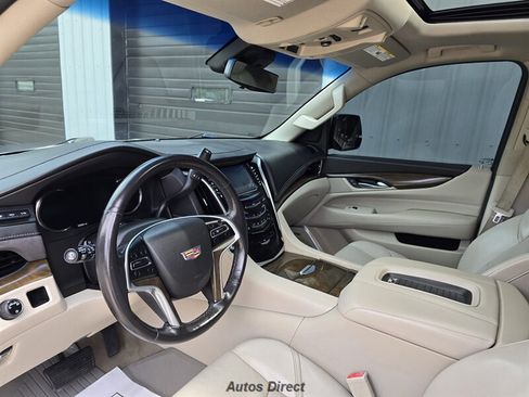 Used 2019 Cadillac Escalade Premium Luxury RWD image 24