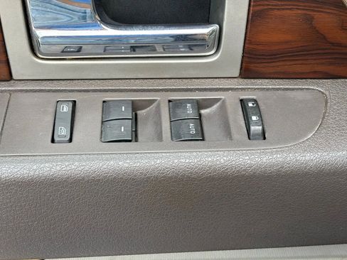 Used 2012 Ford F150 Lariat w/ Lariat Chrome Pkg image 32