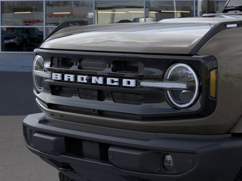 New 2025 Ford Bronco Outer Banks AWD/4WD image 19