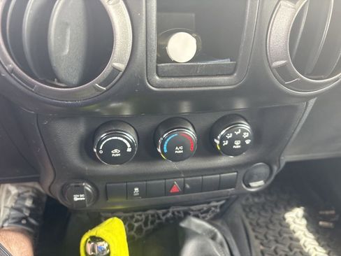 Used 2012 Jeep Wrangler Sport w/ Connectivity Group AWD/4WD image 10