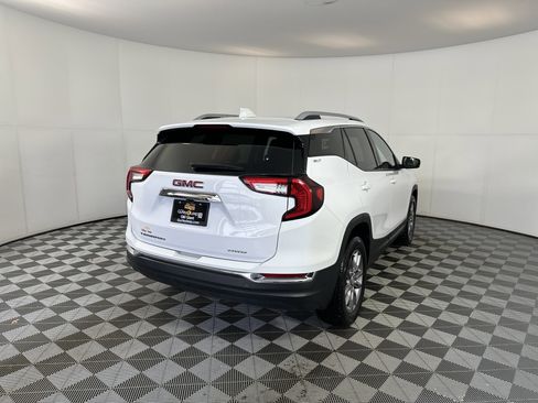 Certified 2024 GMC Terrain SLT image 10
