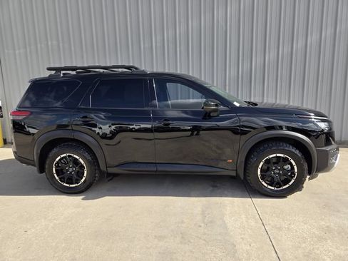 Used 2025 Nissan Pathfinder Rock Creek AWD/4WD image 6