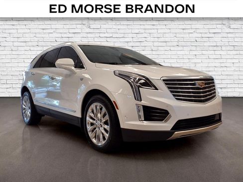 Used 2018 Cadillac XT5 Platinum w/ Driver Assist Package AWD/4WD image 6