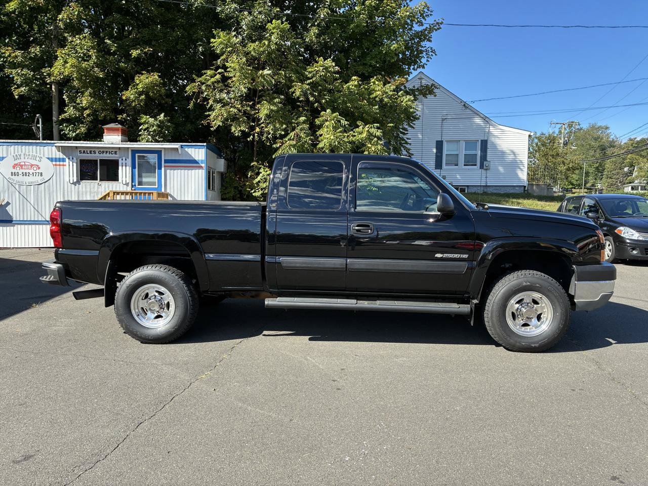 Used 2005 Chevrolet Silverado 2500 LT w/ Snow Plow Prep Package AWD/4WD image 6