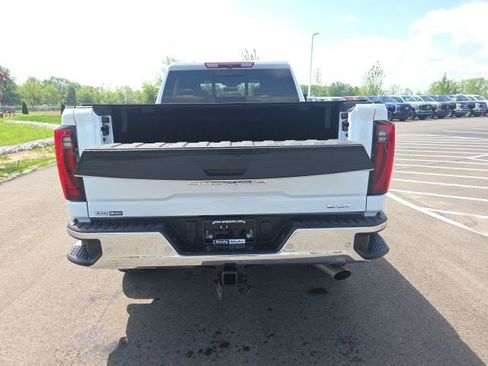 Used 2026 GMC Sierra 2500 SLT w/ SLT Premium Package AWD/4WD image 9