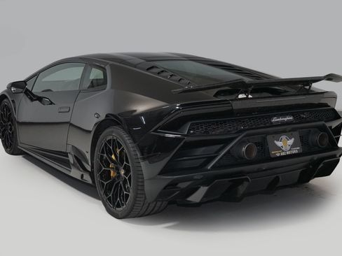 Used 2021 Lamborghini Huracan EVO RWD image 6
