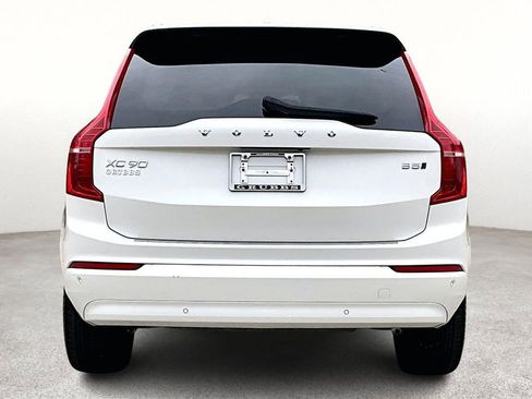 Used 2023 Volvo XC90 B5 Core w/ Climate Package image 7