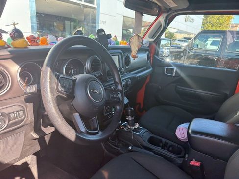 Used 2018 Jeep Wrangler Sport image 9