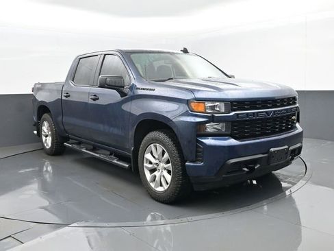 Used 2019 Chevrolet Silverado 1500 Custom w/ Custom Value Package AWD/4WD image 3