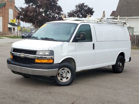 Used 2014 Chevrolet Express 2500 w/ Express Access Plus Package image 24