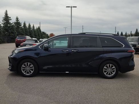Used 2021 Toyota Sienna XLE image 27