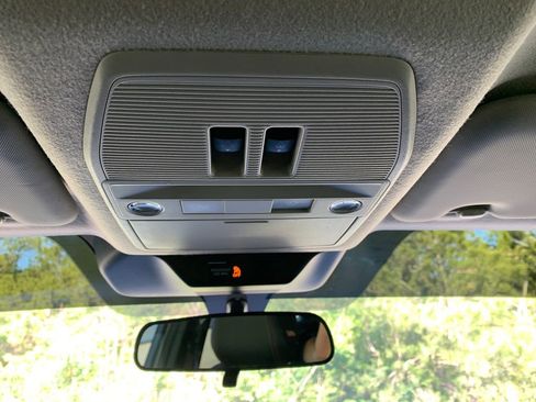 Used 2025 Nissan Kicks SR w/ SR Premium Package FWD image 20
