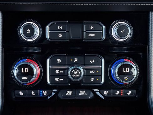 Used 2023 GMC Yukon Denali Ultimate AWD/4WD image 29