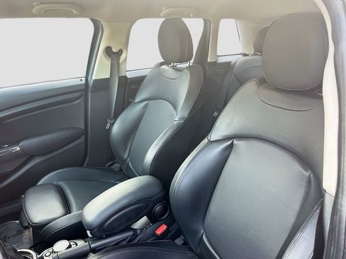 Used 2017 MINI Cooper 4-Door Hardtop image 21