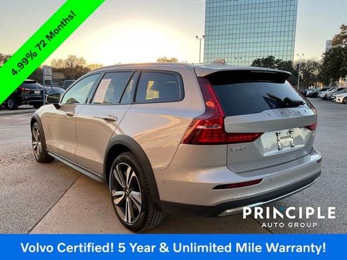 Certified 2025 Volvo V60 B5 Cross Country Plus image 7