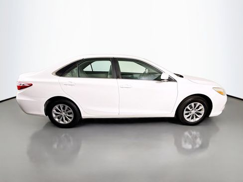 Used 2016 Toyota Camry LE FWD image 11