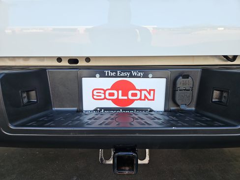 Used 2021 Nissan Titan PRO-4X w/ Pro-4x Utility Package AWD/4WD image 27