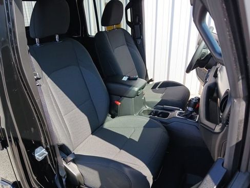 Used 2023 Jeep Gladiator Sport AWD/4WD image 38