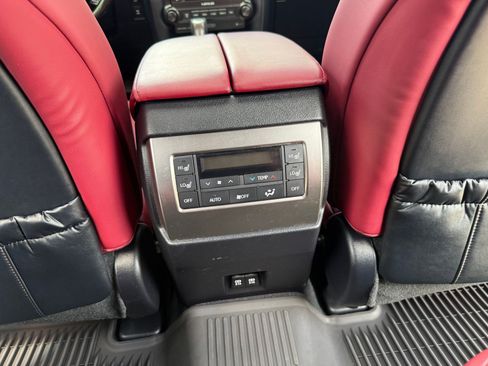 Used 2023 Lexus GX 460 Premium w/ Accessory Package AWD/4WD image 30