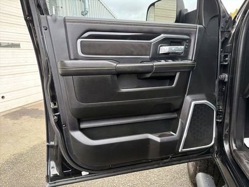 Used 2020 RAM 2500 Laramie w/ Night Edition image 31
