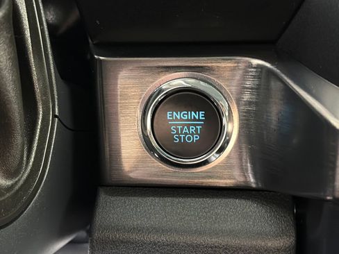 Used 2025 Ford F350 Lariat AWD/4WD image 24
