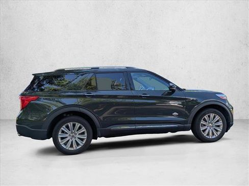 Used 2021 Ford Explorer King Ranch w/ Premium Technology Package AWD/4WD image 4