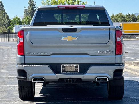 Used 2025 Chevrolet Silverado 1500 High Country AWD/4WD image 5