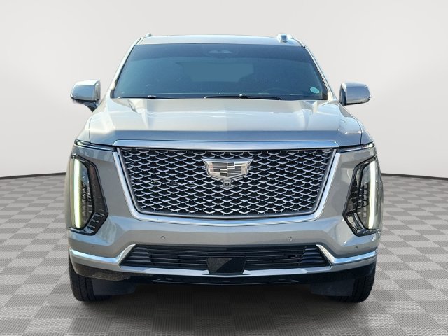 Used 2026 Cadillac Escalade Luxury w/ LPO, Radiant Package AWD/4WD image 2