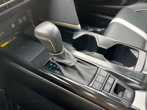 Used 2025 Toyota Camry SE image 41