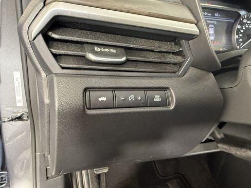 Used 2025 Nissan Altima 2.5 SV FWD image 18
