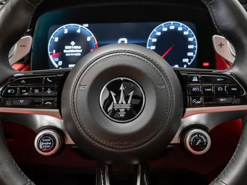 Used 2023 Maserati Grecale Modena image 11