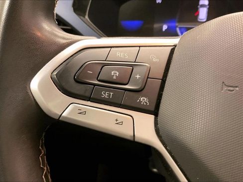 Used 2024 Volkswagen Taos SE image 19