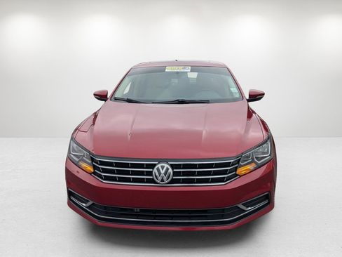 Used 2017 Volkswagen Passat 1.8T SE image 2