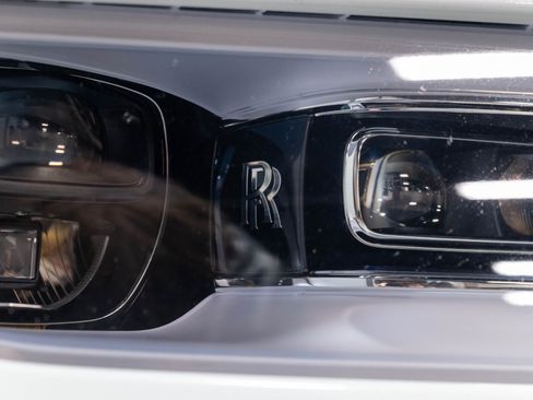 Used 2019 Rolls-Royce Phantom Sedan RWD image 59