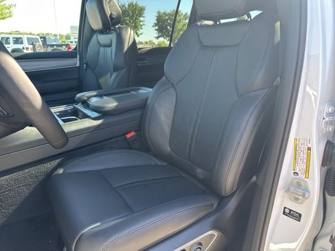 New 2025 Jeep Wagoneer Series II image 70