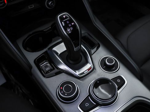 Used 2024 Alfa Romeo Giulia Ti image 40