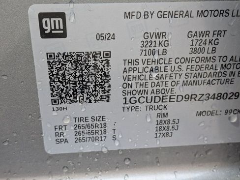 Used 2024 Chevrolet Silverado 1500 RST AWD/4WD image 16