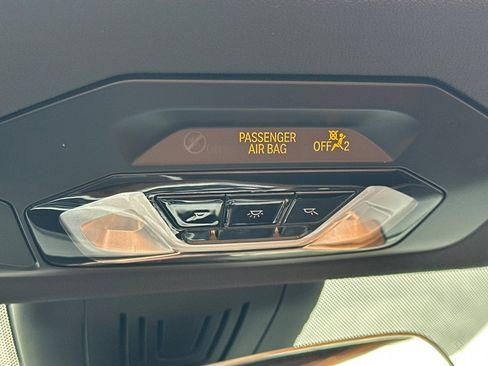 Used 2023 BMW 430i Convertible w/ Premium Package image 22