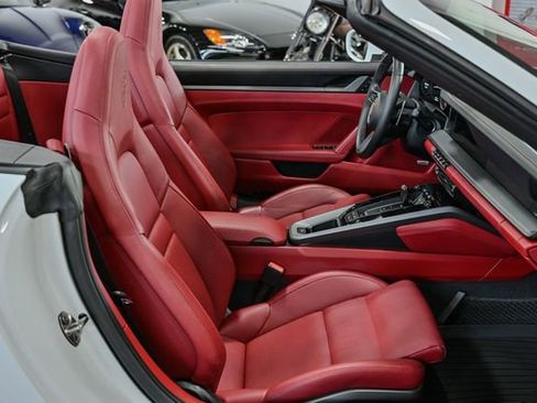 Used 2023 Porsche 911 Carrera image 34