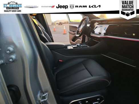 Used 2024 Jeep Wagoneer Launch Edition AWD/4WD image 16